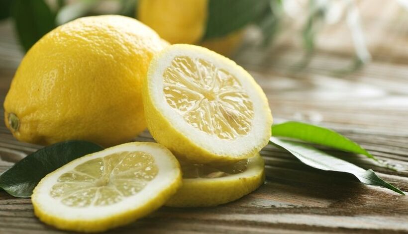 арықтататын шай қайнату үшін лимон